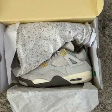 NOVO! Jordan 4 Photon Dust