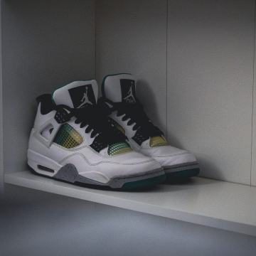 Jordan 4 Retro "Lucid Green Rasta" - Jako rijedak model 300€