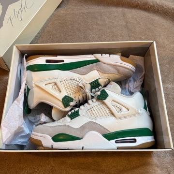 Jordan 4 SB Pine Green 42