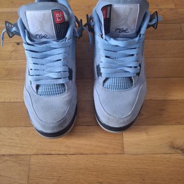 Jordan 4 university blue