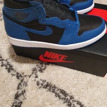JORDAN RETRO HIGH 1 DARK MARINA BLUE