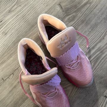 KD 12 kosarkaske tenesice