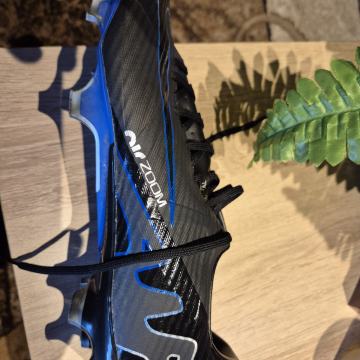 Kopacke nove-NIKE -top stanje br .45,50 POVOLJNO 0912530316