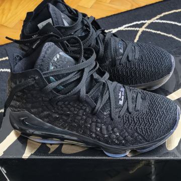 Košarkaške tenisice Lebron 17