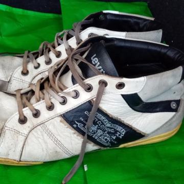 Levi's br 46 kožne kvalitetne tenisice