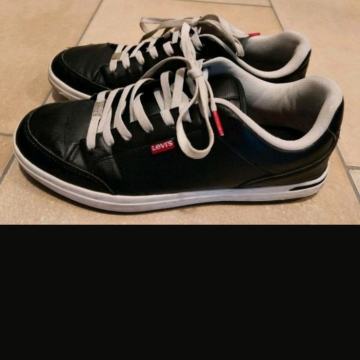 Levis kožne tenesice br.43