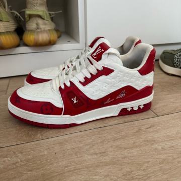 Lv trainers red