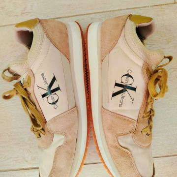 Malo korištene bež smeđe Calvin Klein Tenisice