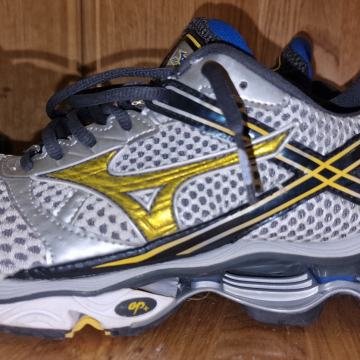 MIZUNO  TENISICE 44