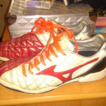 Mizzuno br.37.5 tenisice za nogomet kvalitetne