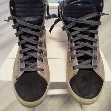 Muške ili ženske tenisicePaul Green 7 1/2 dužina 42