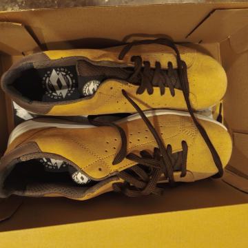 Muške radne cipele broj 44 , NOVE