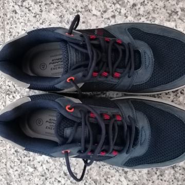 Muške tenisice  broj 42