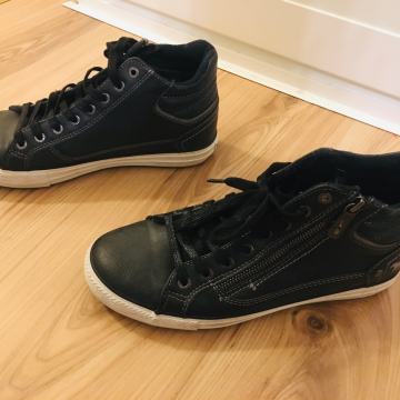 MUSTANG TENISICE BROJ 41