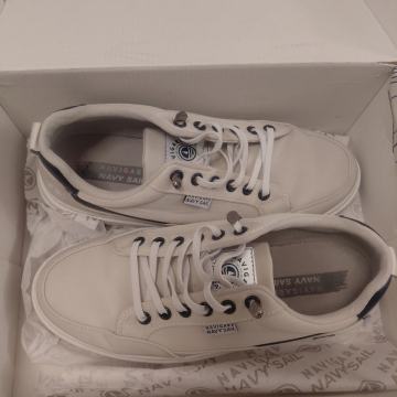 Nove Navigare patike