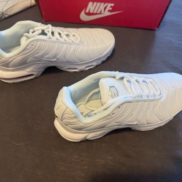 Nije tn broj 41, nove white metalic silver