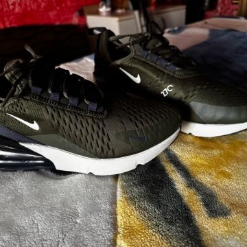 Nike 270