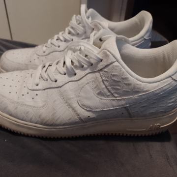 Nike air br.43  kožne udobne  tenisice kvalitetne