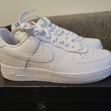 Nike Air Force1+Nike rukavice gratis,  orginal, nove!