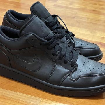 Nike Air Jordan 1 Low "Triple Black" sneakers