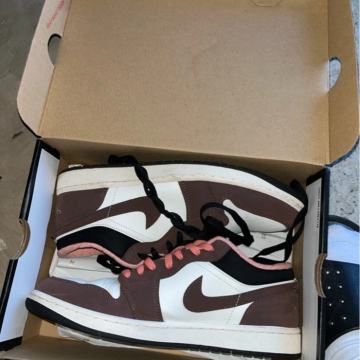 Nike air jordan 1 mocha