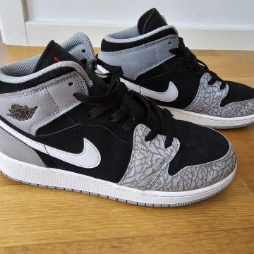 Nike Air Jordan 1 veličina 40