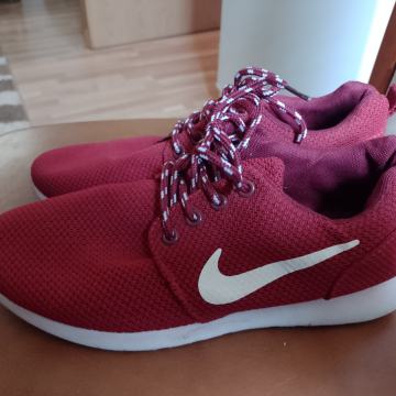 Nike br 41 kvalitetne udobne lagane tenisice