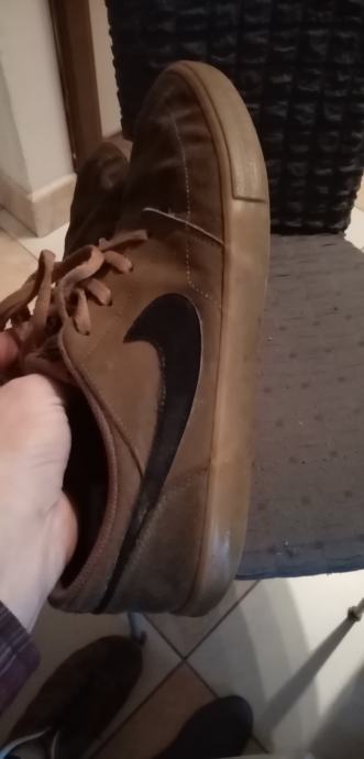 Nike br.44 kožne kvalitene tenisice šivane, udobne