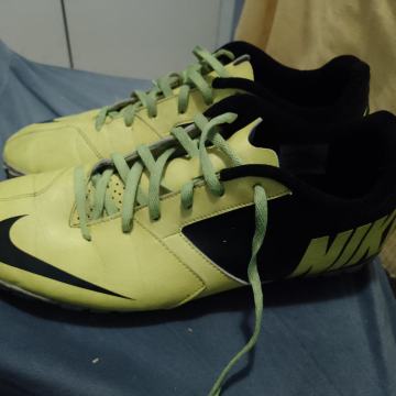 Nike br 46 tenisice za nogomet kvalitetne