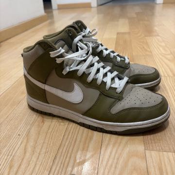 NIKE DUNK HI