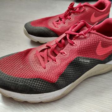 Nike flywire br 45.5 tenisice za trening, par puta nosene