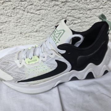 Nike Giannis Immortality 2 muške lake tenisice real.EUR 43/original 44