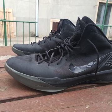 Nike Hyperdunk tenisice za košarku crne broj 51.5