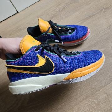 Nike Leborn 20 tenisice za košarku 39