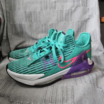 NIKE LEBRON WITNESS VI

tenisice za košarku