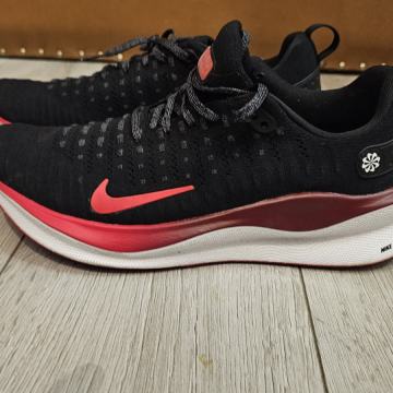 NIKE REACT INFINITY RUN