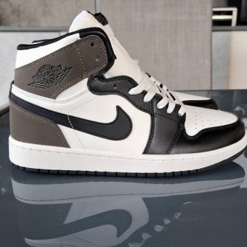 NIKE RETRO AIR JORDAN 1 - High Dark Mocha (42)