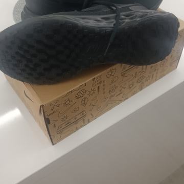 Nike Revolution 6