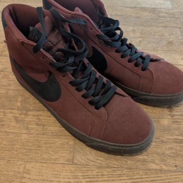 Nike SB Zoom Blazer Mid Skate Shoe