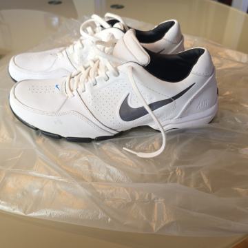 Nike tenisice br 42