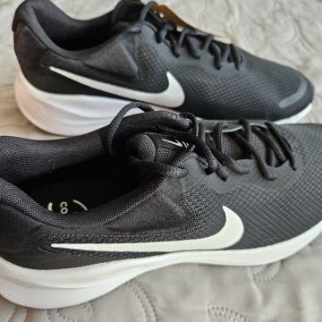 Nike tenisice broj 45 *NOVO*