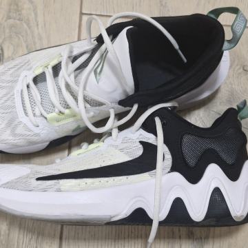 Nike tenisice patike 45