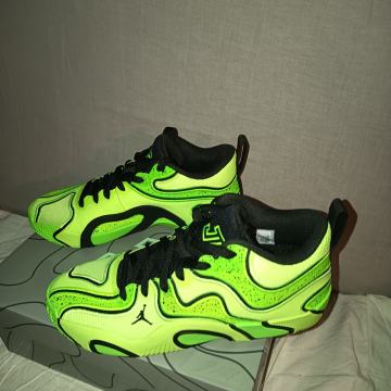 Nike tenisice Jordan br. 43