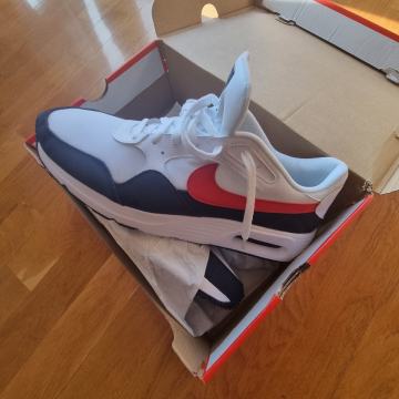 NIKE AIR MAX SC