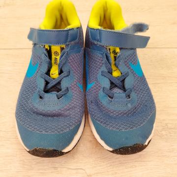 Nike tenisice za trčanje veličina 32.5 - Koristene