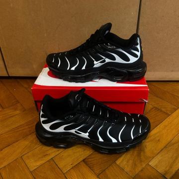 NIKE TN BLACK/WHITE-44-NOVO!!!