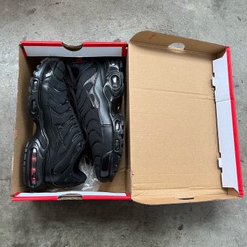 Nike TN 'Triple Black', Veličina 43