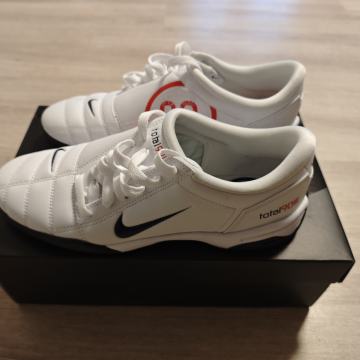 Nike total 90