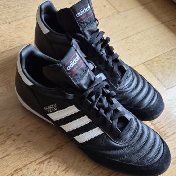 Nogometne tenisice za umjetnu travu -  Adidas Mundial Team Turf - NOVO