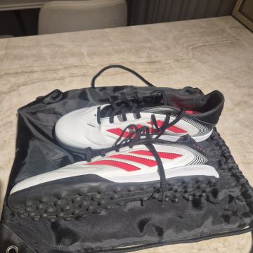 PRODAJEM Adidas copa tenisice za umjetnu travu.Broj 46